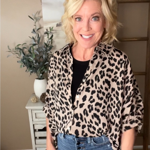 BIBI Oversized Leopard Print Button-Up Blouse - Picture 1 of 3